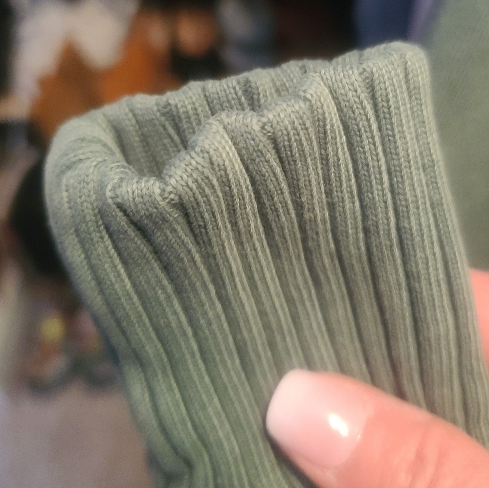 🐰Aerie Olive Green Hooded Pullover Sweater - Picture 4 of 5